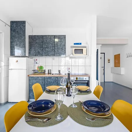 In With Kitchen Apartment Pirovac