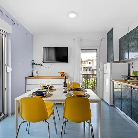In With Kitchen Pirovac
