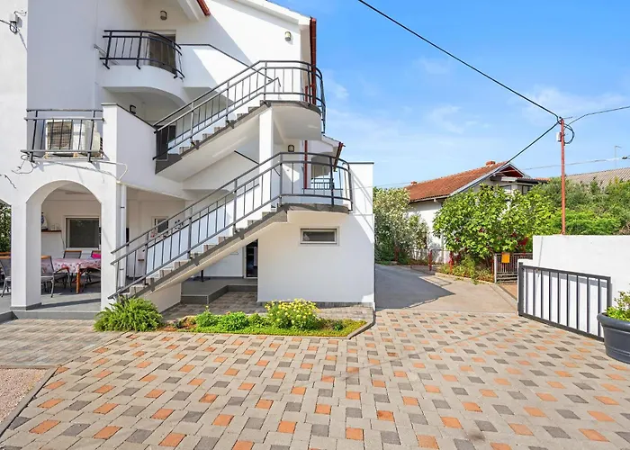 In With Kitchen アパート