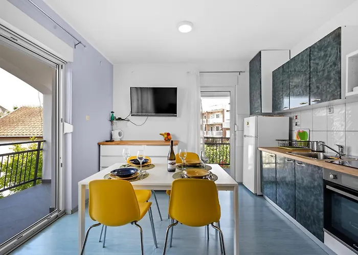 In With Kitchen פירובאץ