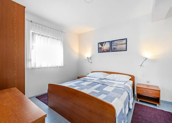 In With Kitchen * פירובאץ