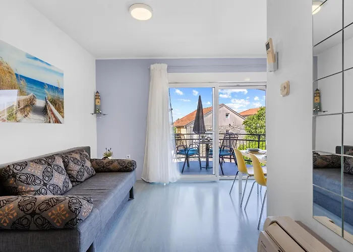 דירה In With Kitchen *